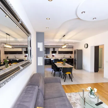 Apartment Red With Private Parking Zadar